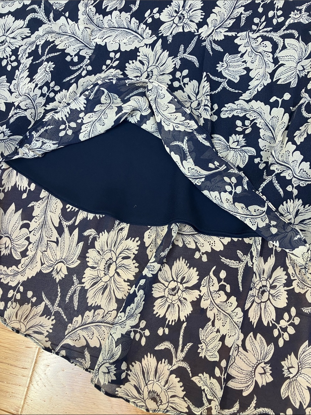 Ralph Lauren silk Navy and White Floral High-Low Skirt - Picture 5 of 7
